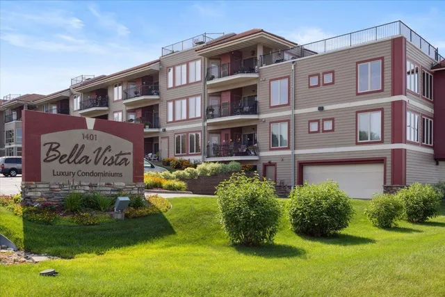 $295,000 | 1401 North Lakeshore Drive, Unit 209, Lake City, MN 55041