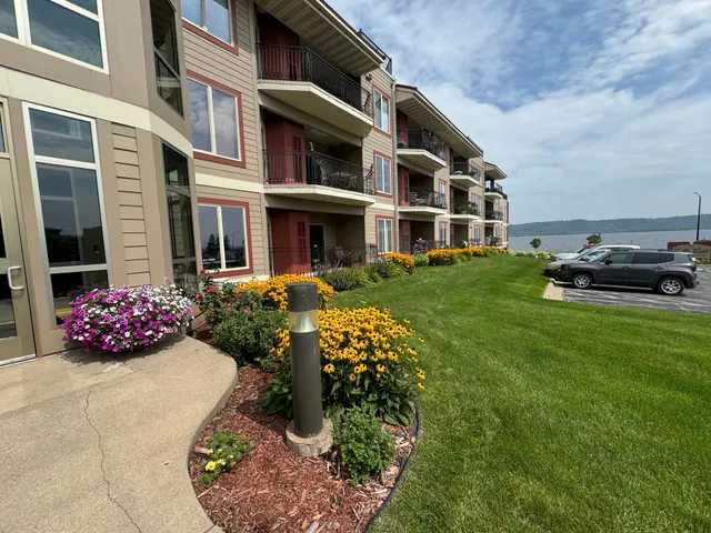 $295,000 | 1401 North Lakeshore Drive, Unit 209, Lake City, MN 55041