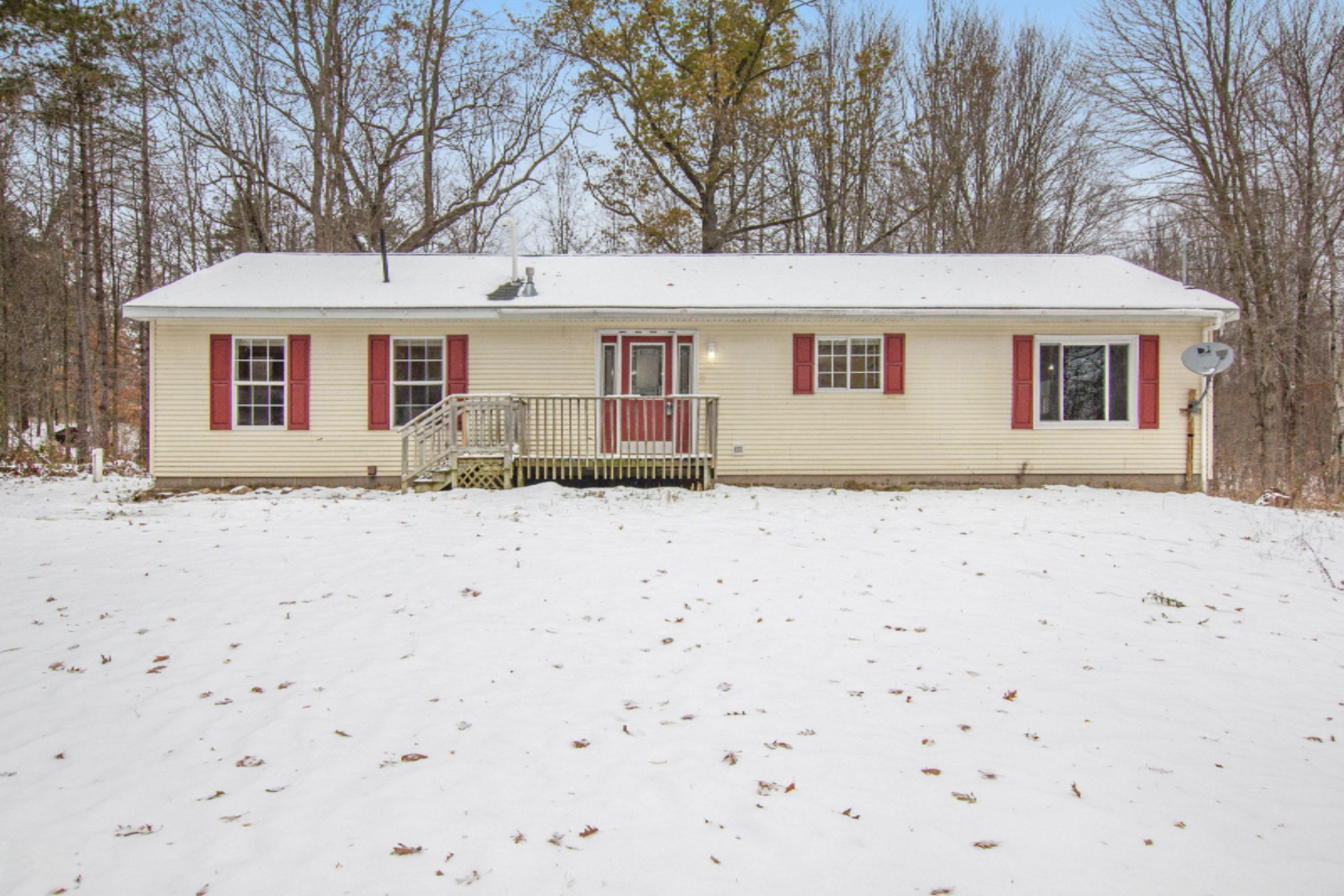 17573 Pierce Road Stanwood, MI 49346 - Photo 1 of 26 IMG_8548