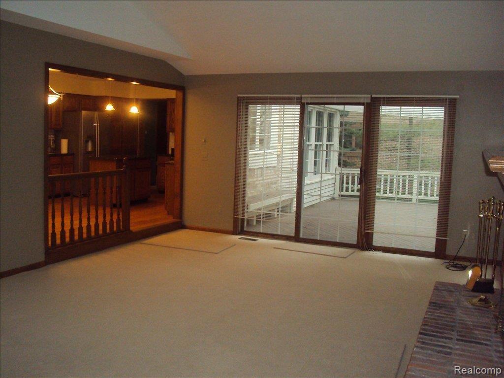 20219 Wayne Road Livonia, MI 48152 - Photo 8 of 11 Family Room