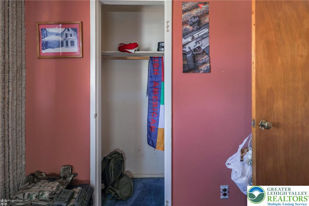 1336 Greenview Drive Bethlehem, PA 18018 - Photo 34 of 58 a bathroom with a sink and a mirror