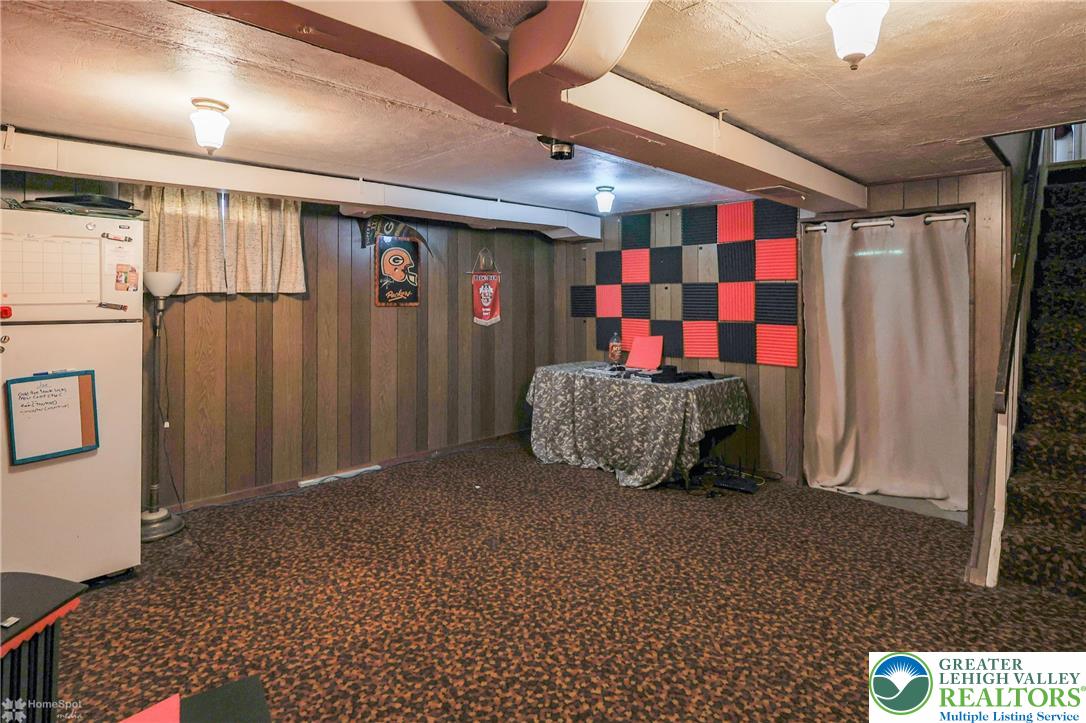 1336 Greenview Drive Bethlehem, PA 18018 - Photo 42 of 58 a living room with furniture