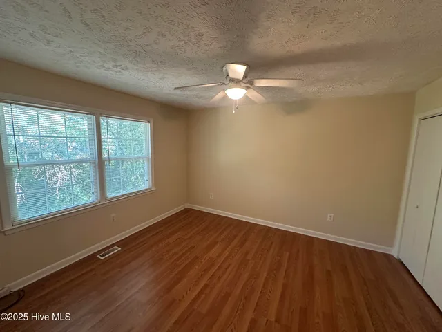 $1,550 | 422 East Leonard Street, Unit B, Southport, NC 28461