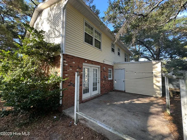 $1,550 | 422 East Leonard Street, Unit B, Southport, NC 28461