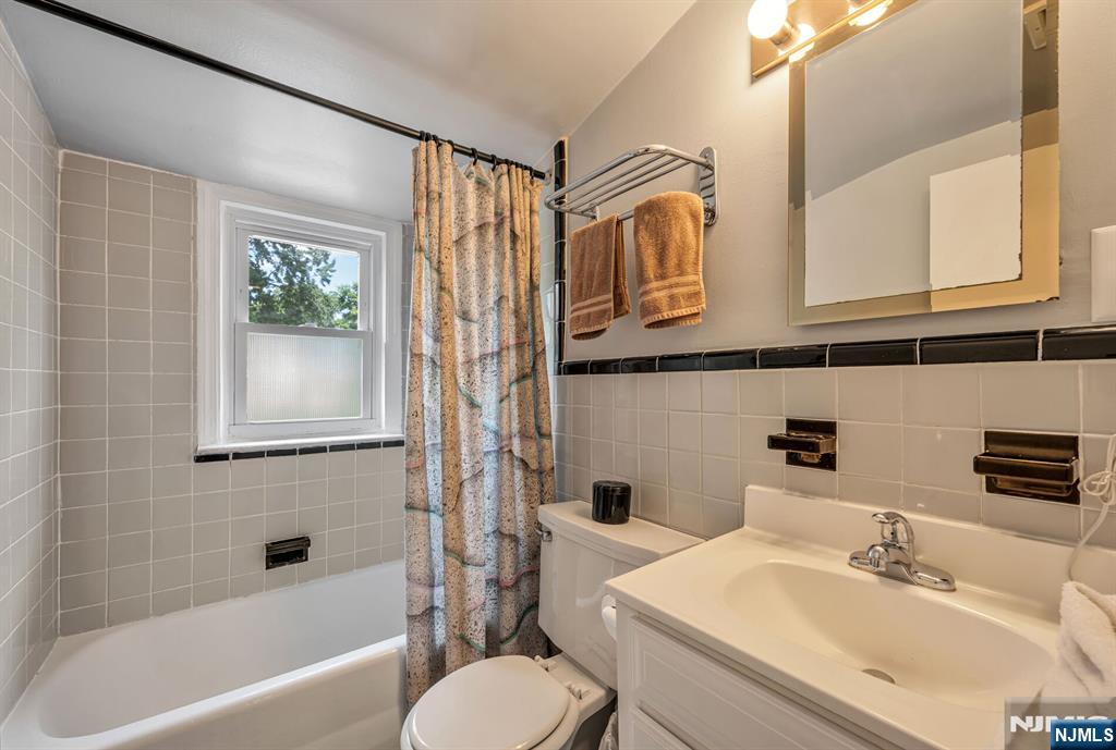 799 Millbrook Road River Edge, NJ 07661 - Photo 19 of 49