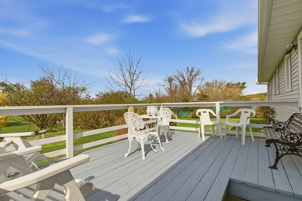 58 Redwood Road Portsmouth, RI 02871 - Photo 24 of 31