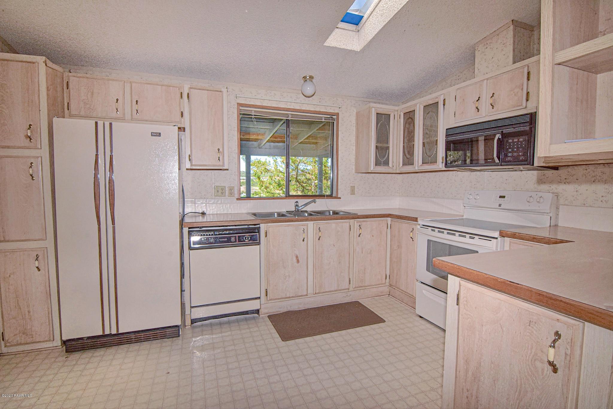 2179 Hillside Loop Road Prescott, AZ 86301 - Photo 12 of 29 12