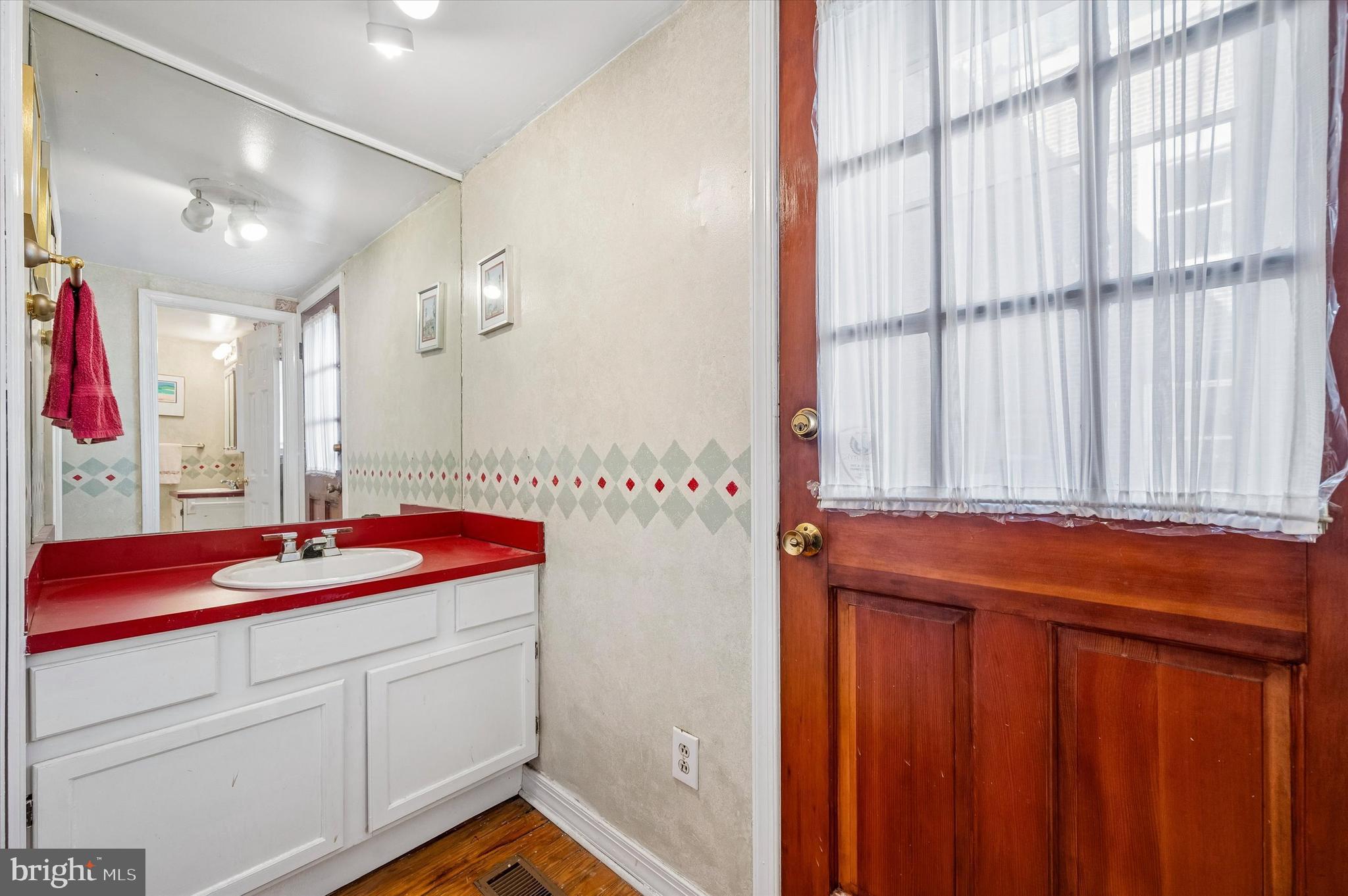 2119 Rodman Street Philadelphia, PA 19146 - Photo 19 of 24 a utility room with dryer and washer