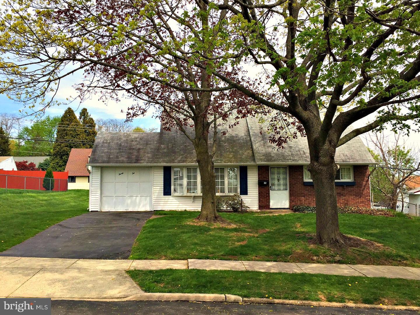 32 Trellis Road Levittown, PA 19056 - Photo 3 of 25