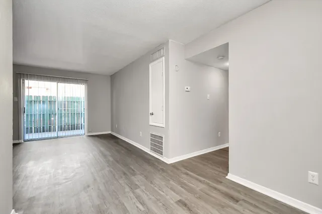 $1,176 | 7700 West Airport Boulevard, Unit 1206, Houston, TX 77071
