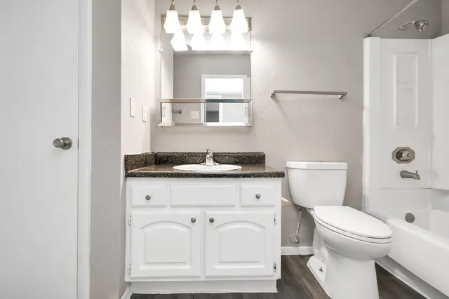 $1,176 | 7700 West Airport Boulevard, Unit 1206, Houston, TX 77071