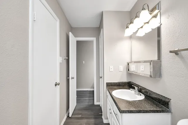 $1,176 | 7700 West Airport Boulevard, Unit 1206, Houston, TX 77071