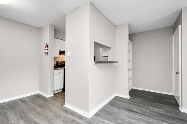 $1,176 | 7700 West Airport Boulevard, Unit 1206, Houston, TX 77071