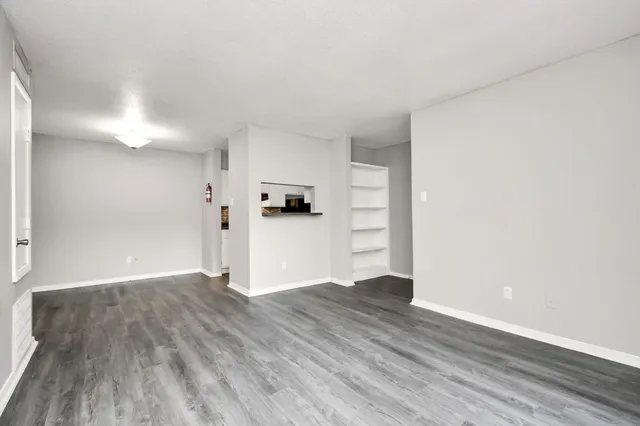 $1,176 | 7700 West Airport Boulevard, Unit 1206, Houston, TX 77071