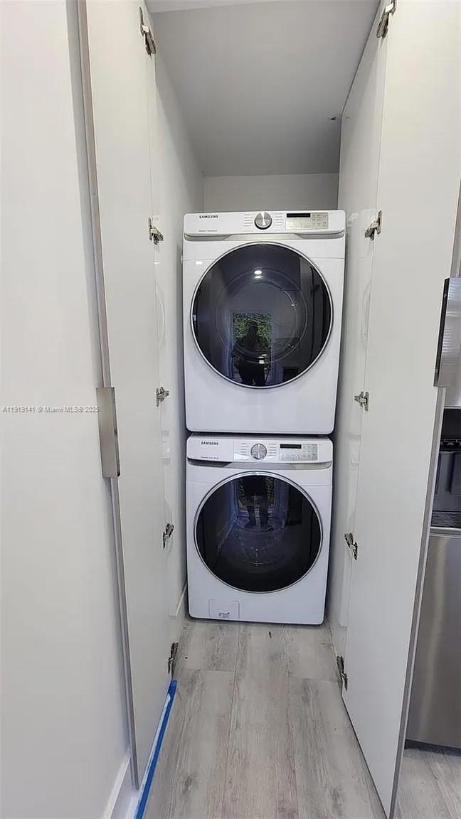 1269 Northeast 145th Street Miami, FL 33161 - Photo 11 of 13 a view of a washer and dryer