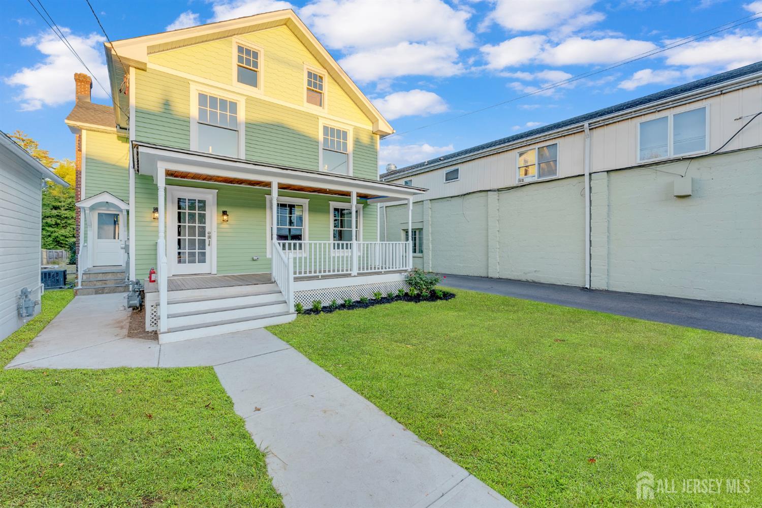 a view of a back yard of the house