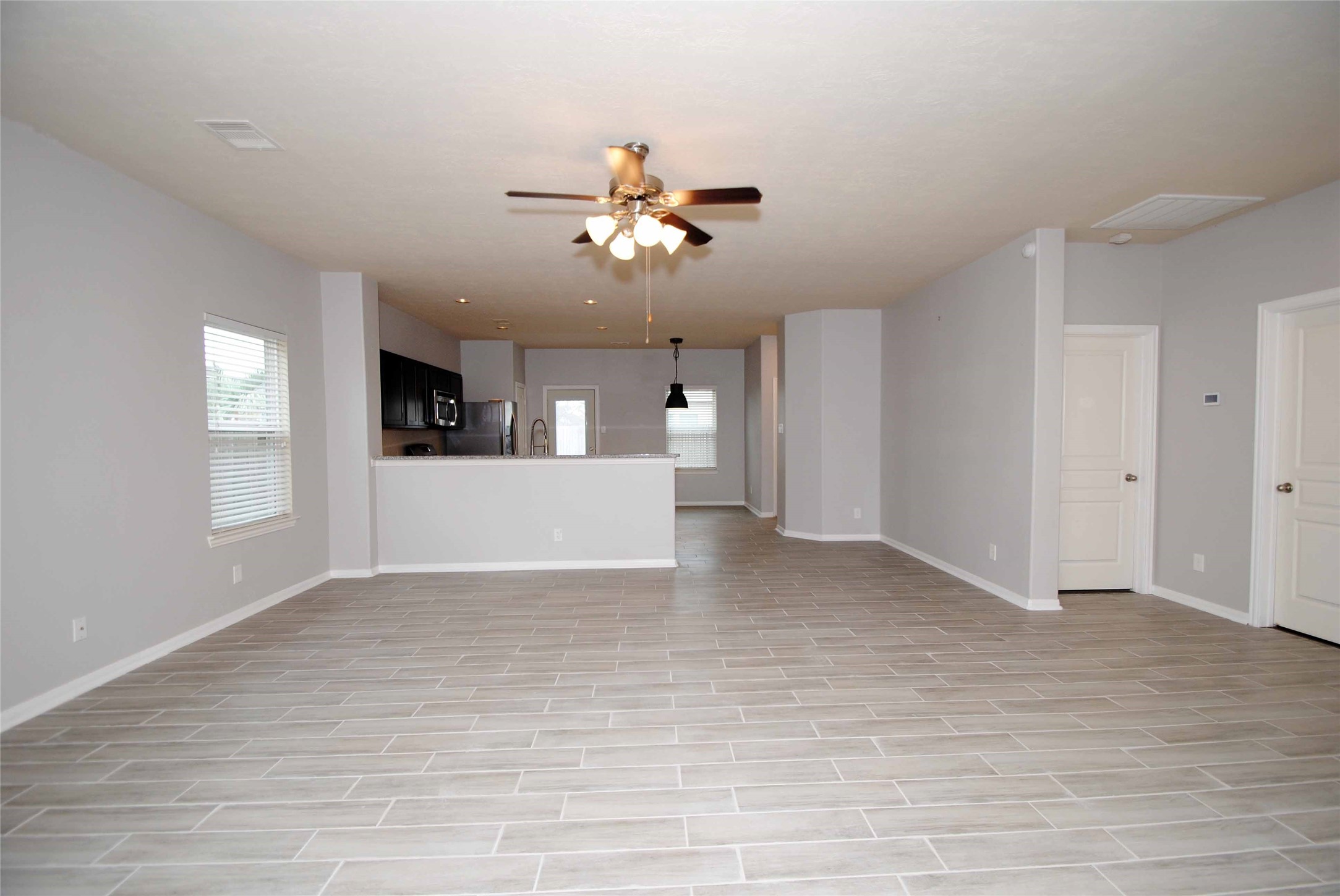 7019 Hazelnut Lane Baytown, TX 77521 - Photo 9 of 29