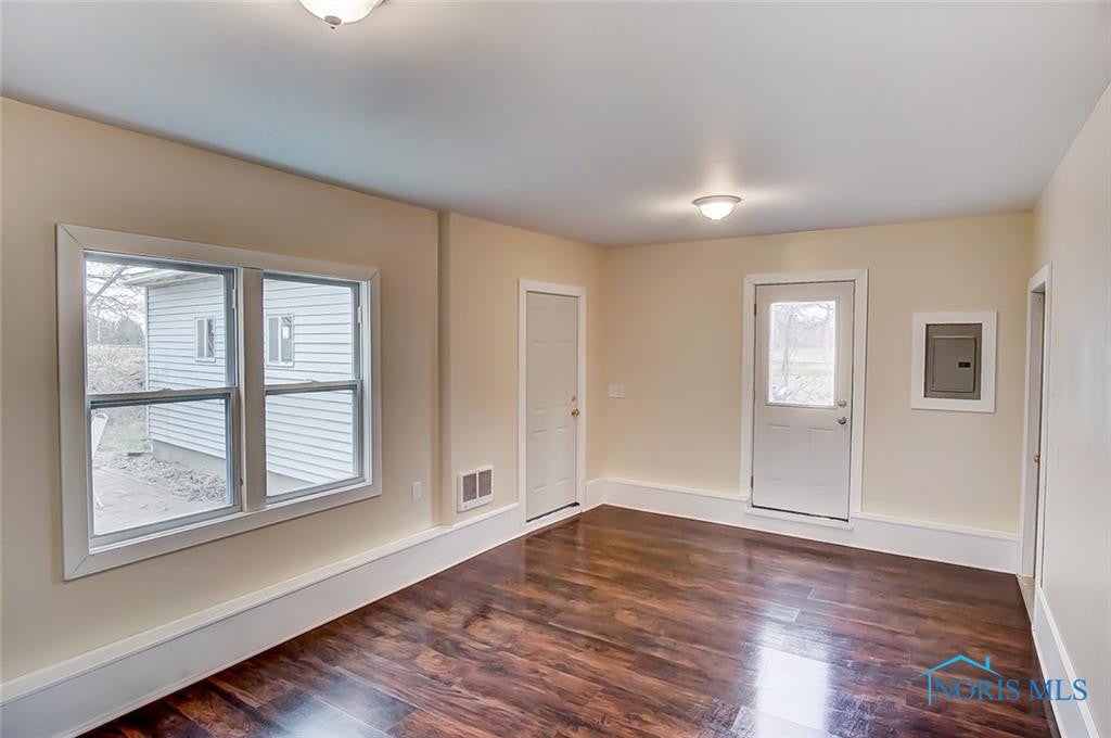 17453 Range Line Road Bowling Green, OH 43402 - Photo 6 of 11 Gallery Image 6