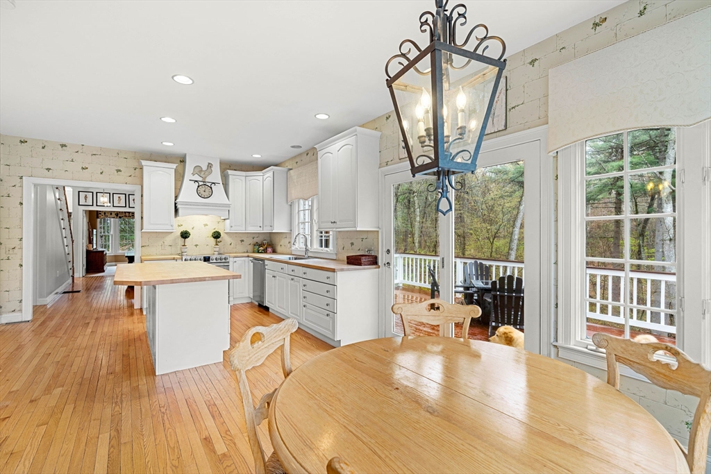 65 Deerpath Road Dedham, MA 02026 - Photo 3 of 39