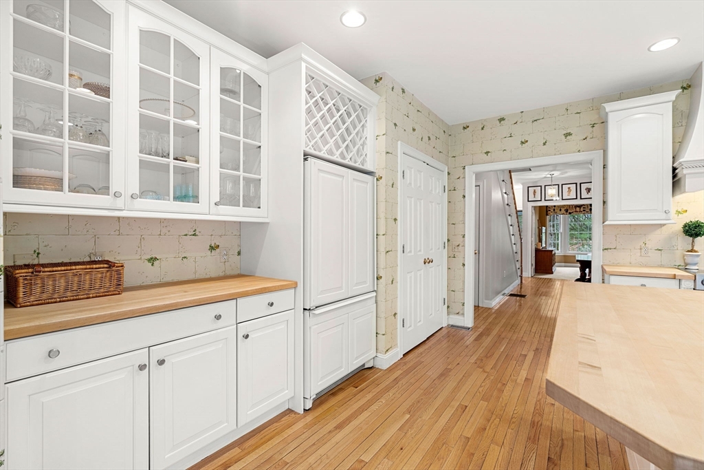 65 Deerpath Road Dedham, MA 02026 - Photo 6 of 39