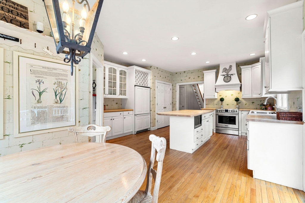 65 Deerpath Road Dedham, MA 02026 - Photo 7 of 39