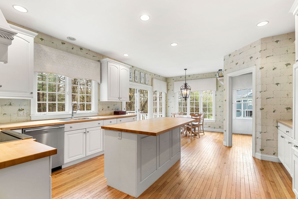 65 Deerpath Road Dedham, MA 02026 - Photo 8 of 39