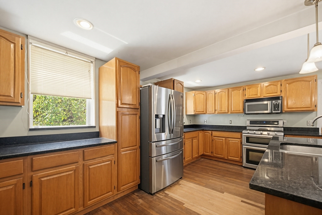 41 Jordan Road Franklin, MA 02038 - Photo 5 of 18