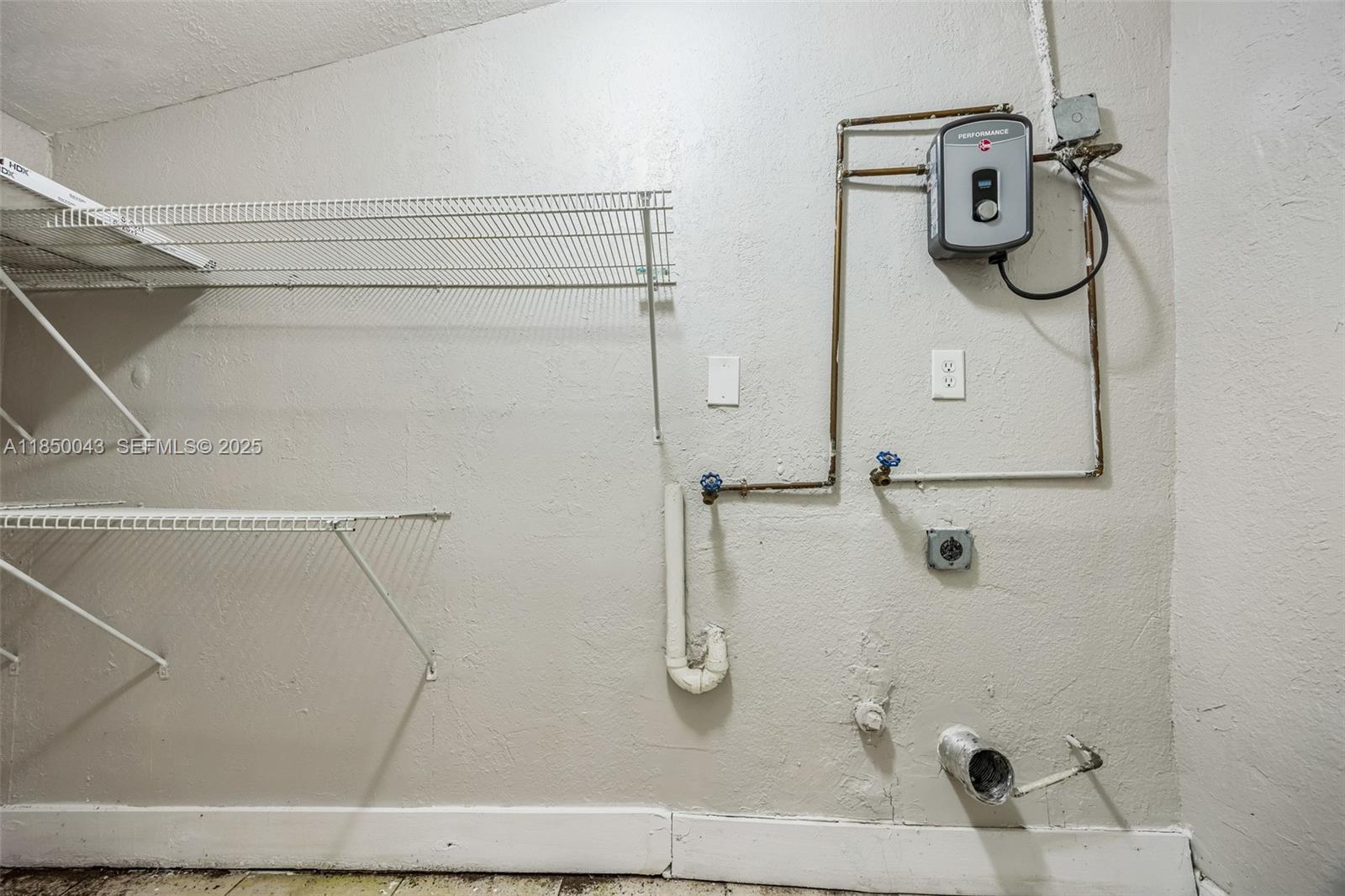 7331 Cleveland Street Hollywood, FL 33024 - Photo 11 of 14