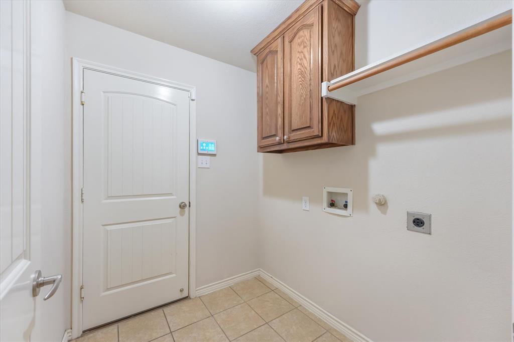 12811 Greenhaven Drive Frisco, TX 75035 - Photo 25 of 28 a view of cabinets