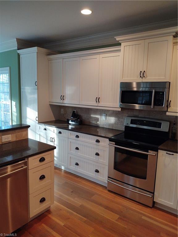1065 Devil Den Road Danbury, NC 27016 - Photo 14 of 50 Half bath on main floor