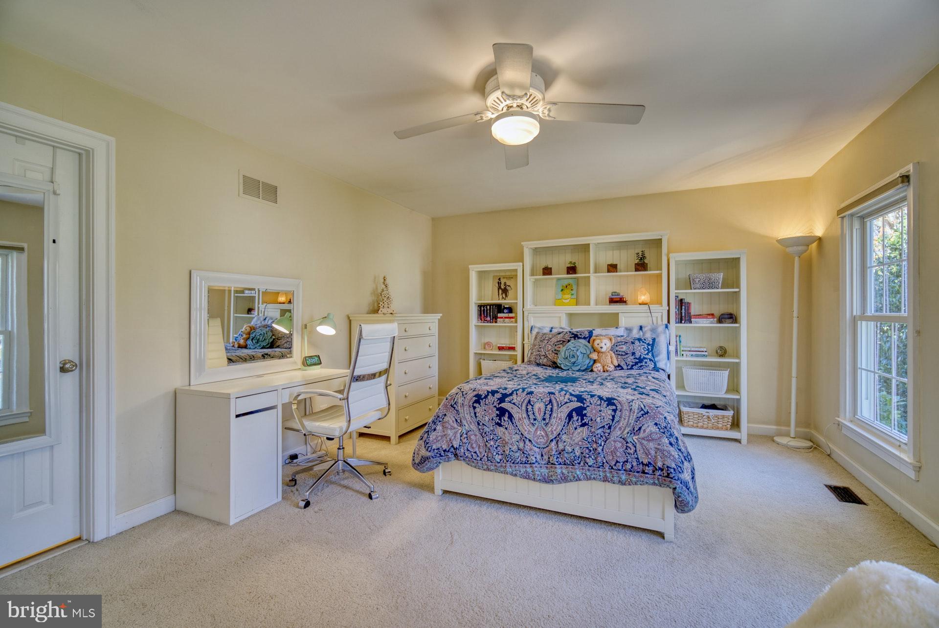 2708 Courthouse Oaks Road Vienna, VA 22181 - Photo 19 of 42 Gallery Image 19