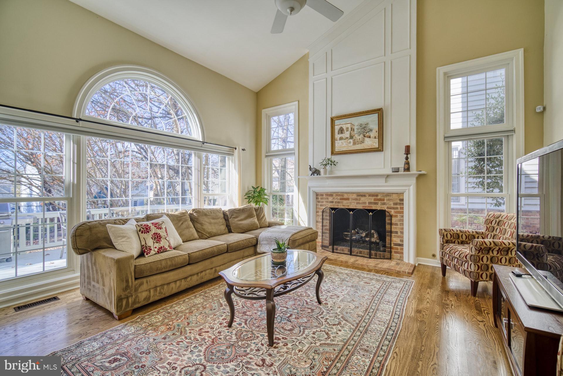 2708 Courthouse Oaks Road Vienna, VA 22181 - Photo 9 of 42 Gallery Image 9