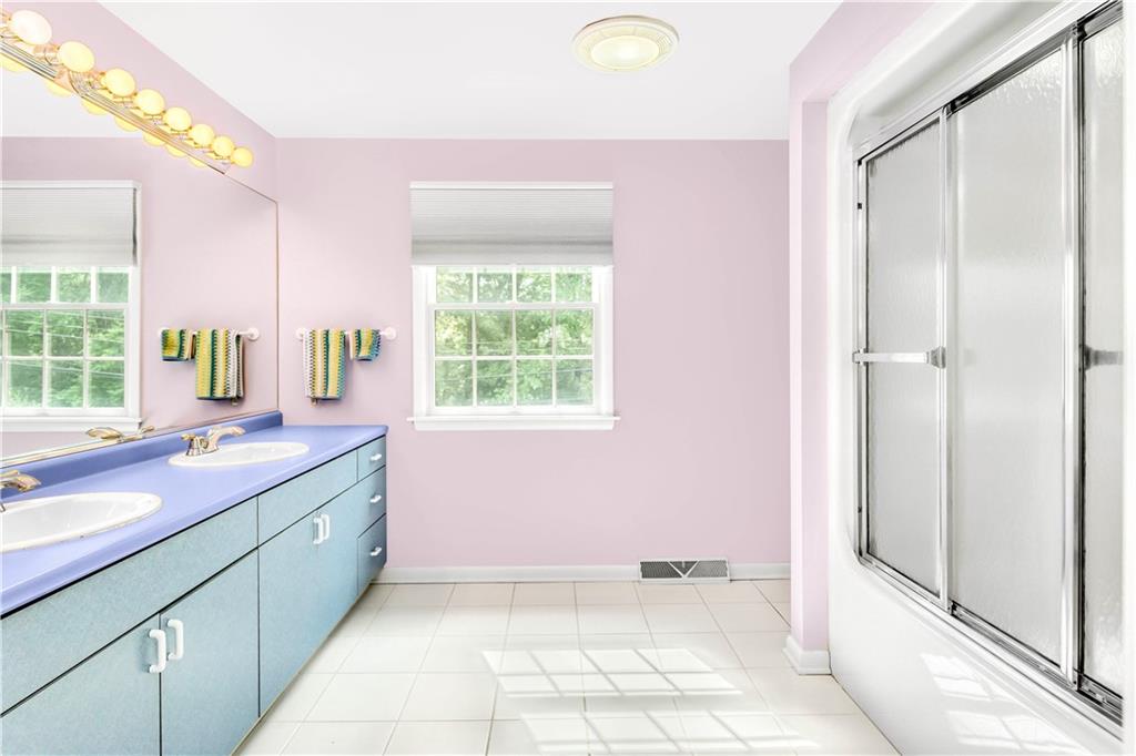 475 Miranda Road Pittsburgh, PA 15241 - Photo 18 of 25 Gallery Image 18
