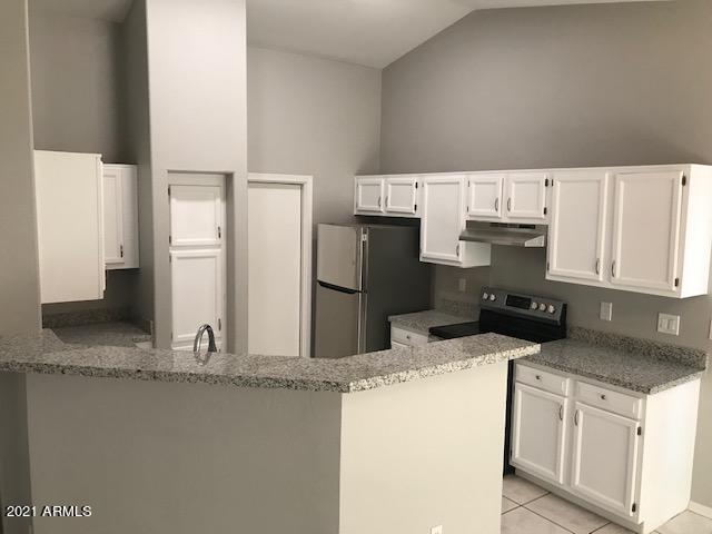 1457 East Carter Road Phoenix, AZ 85042 - Photo 3 of 11 IMG_7756