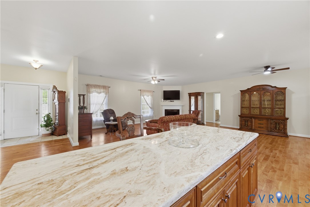 403 Oaktree Road Williamsburg, VA 23188 - Photo 11 of 32
