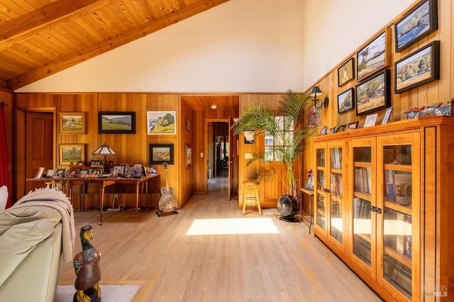 $1,100,000 | 18560 Mountain View Road, Boonville, CA 95415