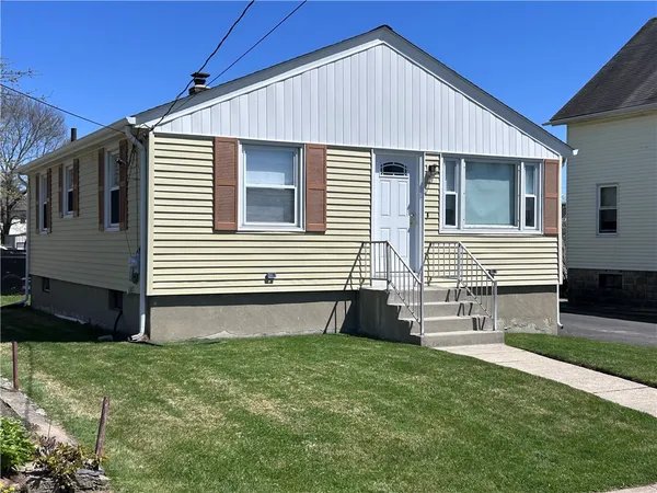 $2,200 | 9 Custer Avenue, Johnston, RI 02919