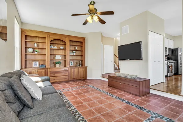 $449,000 | 460 Arlington Lane, Grayslake, IL 60030