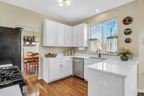 $449,000 | 460 Arlington Lane, Grayslake, IL 60030