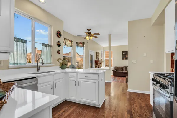 $449,000 | 460 Arlington Lane, Grayslake, IL 60030