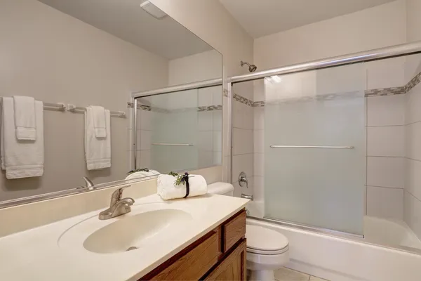 $449,000 | 460 Arlington Lane, Grayslake, IL 60030