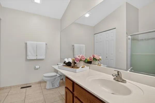 $449,000 | 460 Arlington Lane, Grayslake, IL 60030