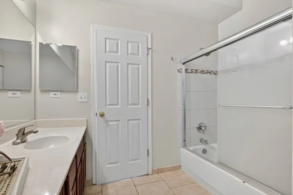 $449,000 | 460 Arlington Lane, Grayslake, IL 60030