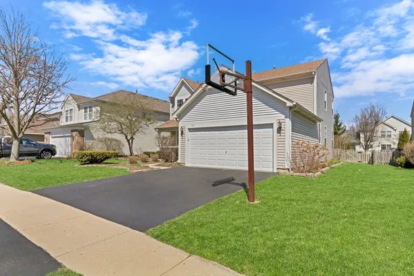 $449,000 | 460 Arlington Lane, Grayslake, IL 60030