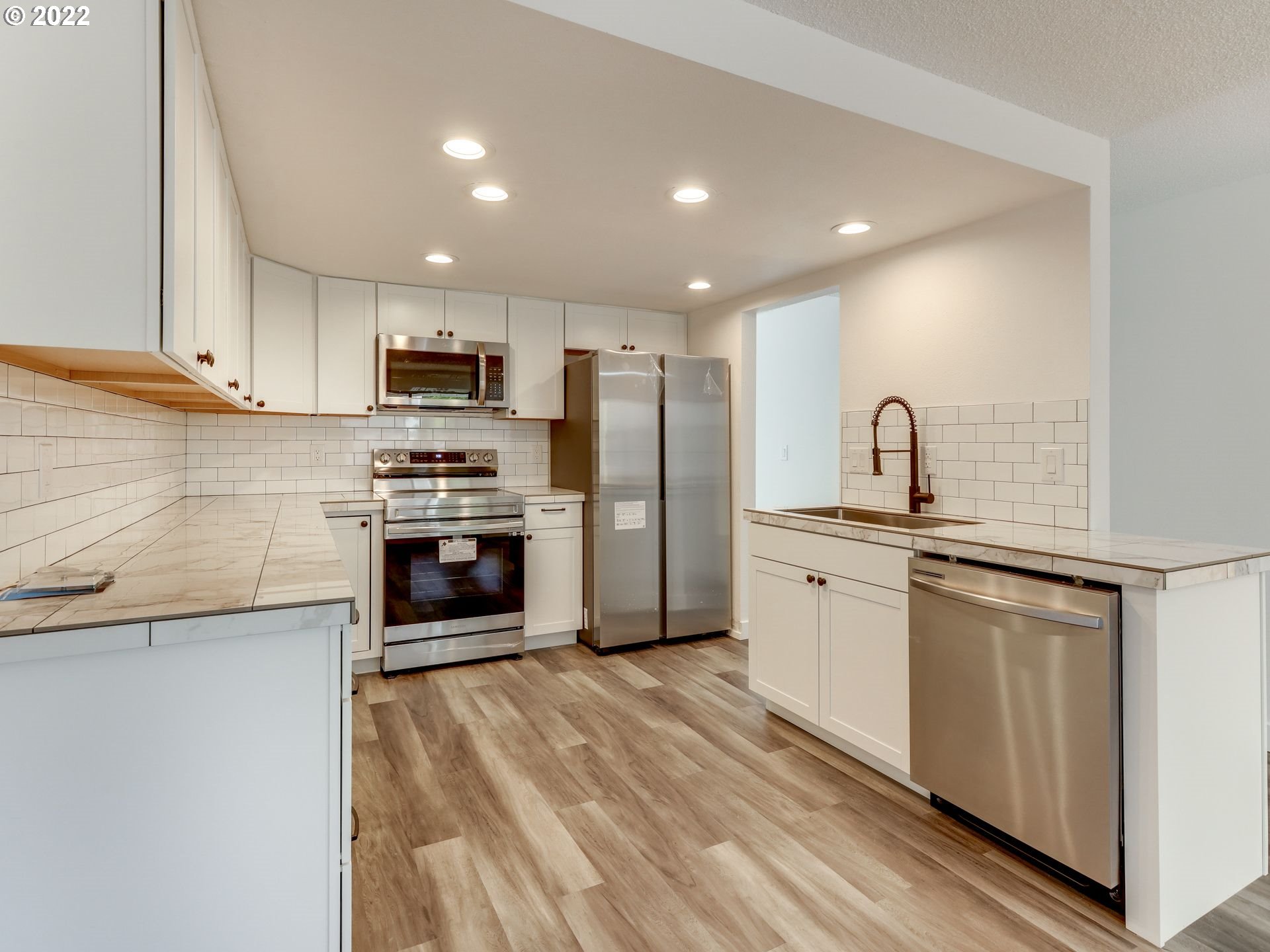 738 Southeast Rene Avenue Gresham, OR 97080 - Photo 12 of 32 Gallery Image 12