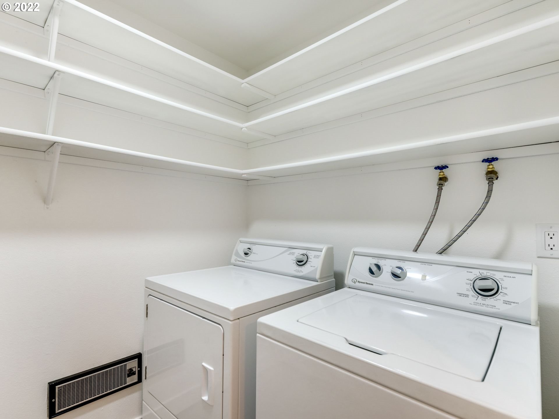 738 Southeast Rene Avenue Gresham, OR 97080 - Photo 17 of 32 Gallery Image 17