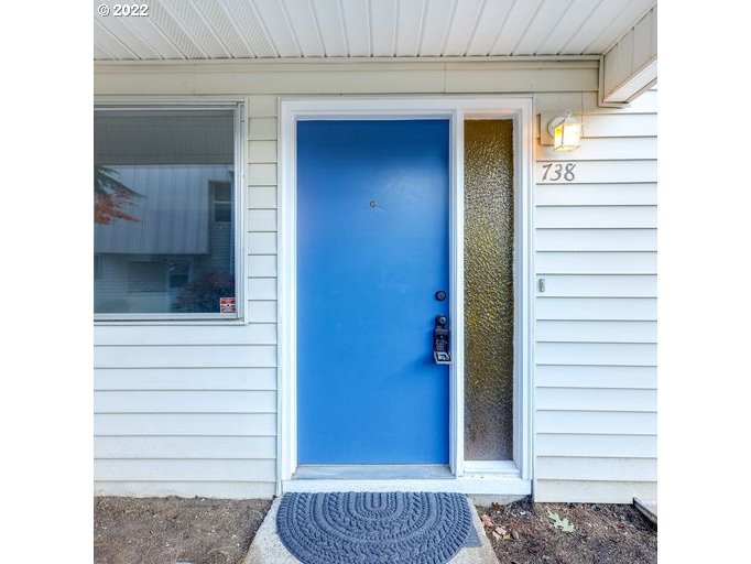 738 Southeast Rene Avenue Gresham, OR 97080 - Photo 4 of 32 Gallery Image 4