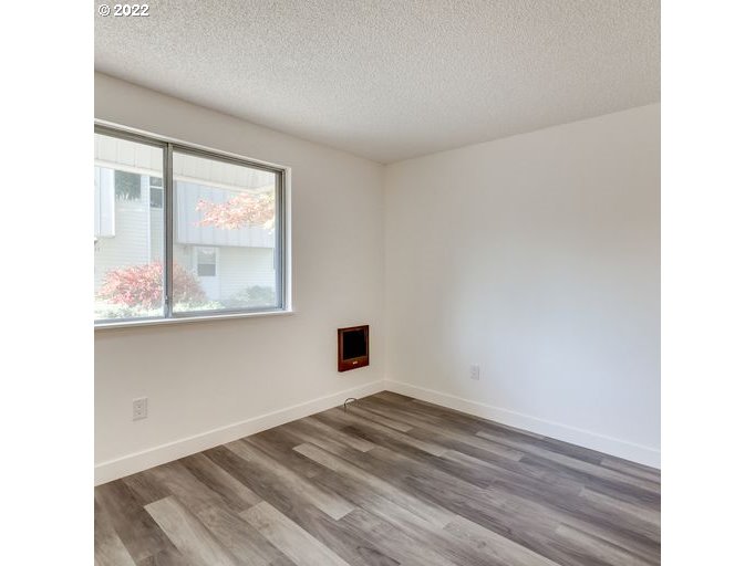 738 Southeast Rene Avenue Gresham, OR 97080 - Photo 7 of 32 Dining Area