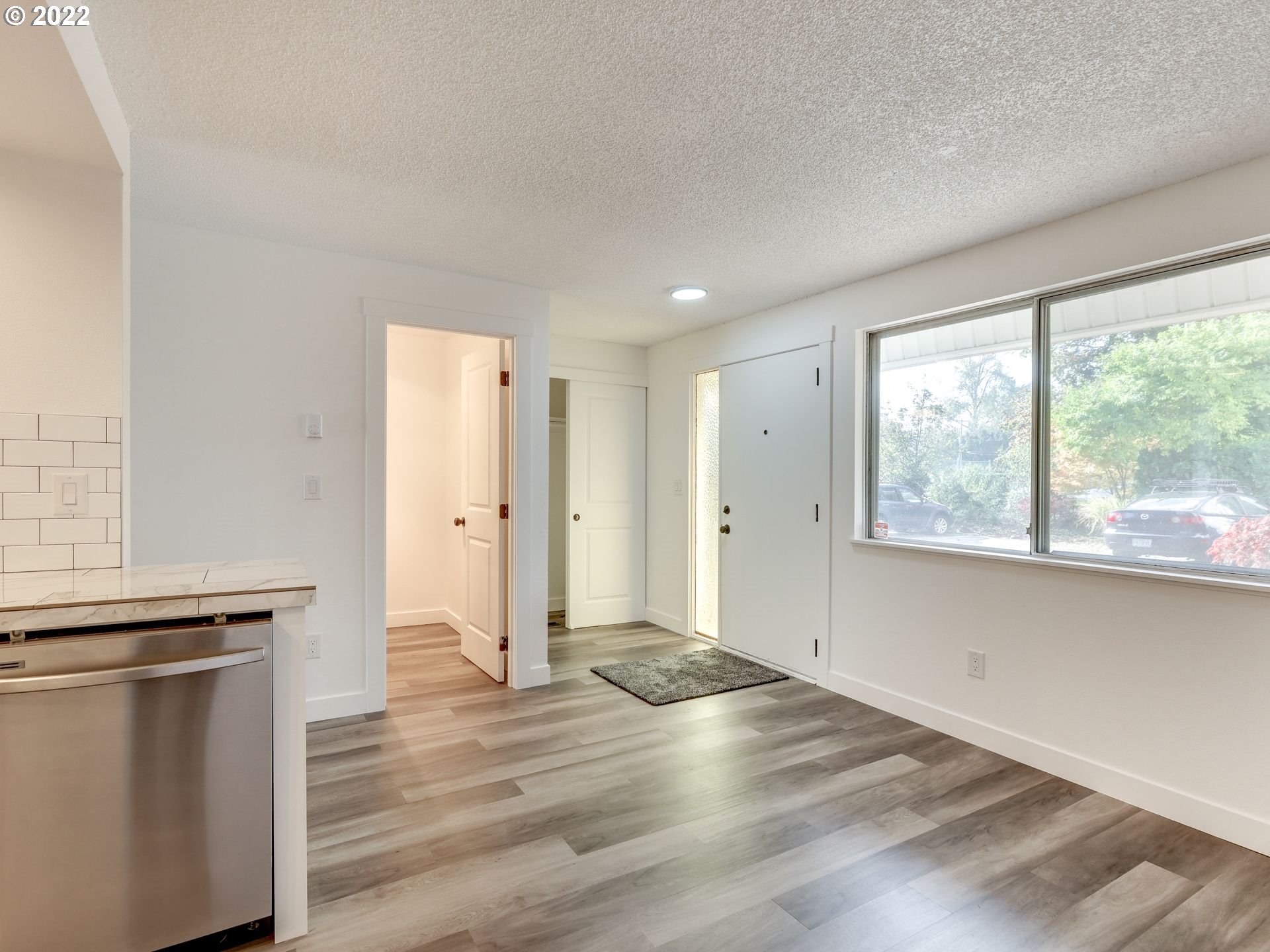 738 Southeast Rene Avenue Gresham, OR 97080 - Photo 8 of 32 Gallery Image 8