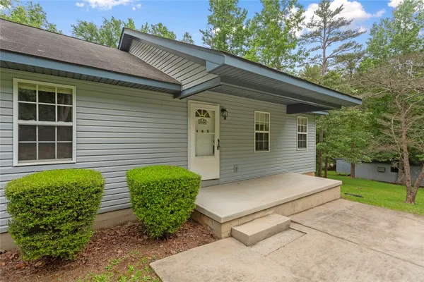 $260,000 | 123 Sequayah Drive, Fair Play, SC 29643